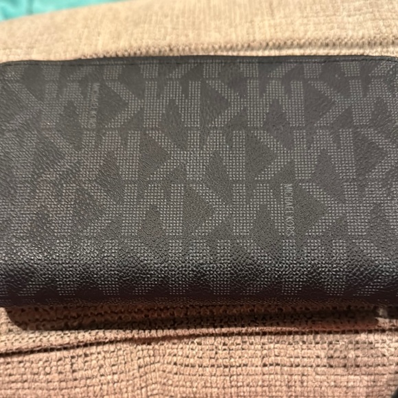 Michael Kors Charcoal Monogram Wallet - Picture 2 of 3